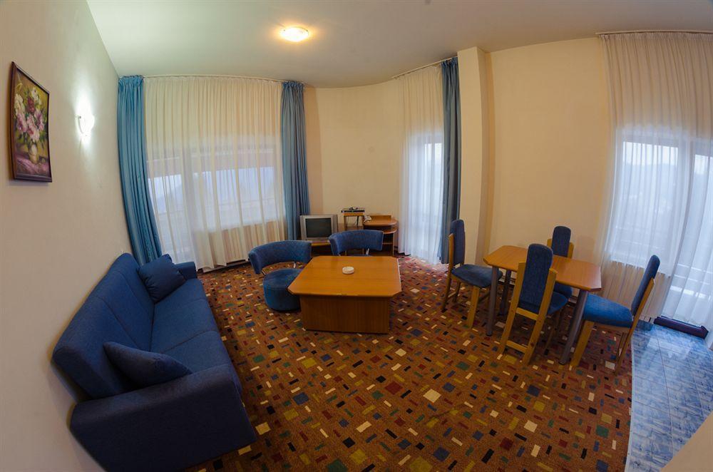 Hotel Hera Predeal Esterno foto
